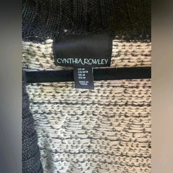 Cynthia Rowley acrylic/wool/alpaca knit cardigan sweater - Picture 2 of 10